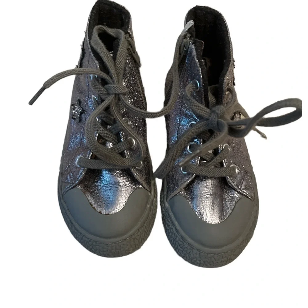 Victoria Tribu Star Lined Hightop Metallic Silver Size 10.5 (27)